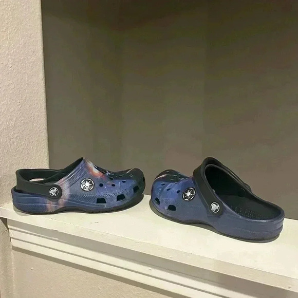 CROCS Other - Unisex Crocs Disney Star Wars Darth Vader Light Saber Classic Clog Sz M 4- W 6